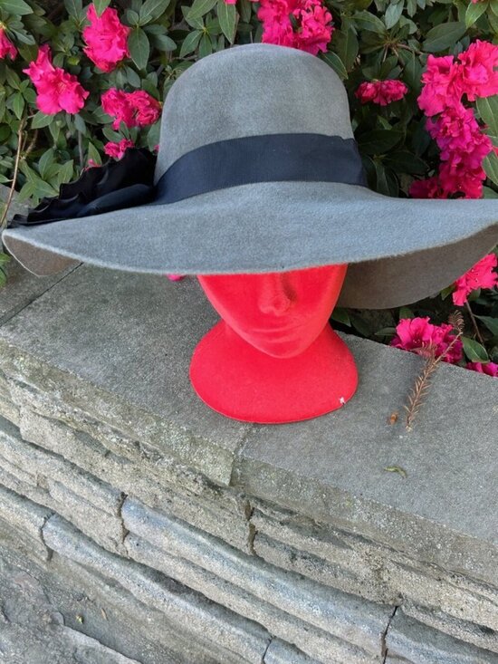 Marilyn Melrose Custom Hat Gray Wool Felt Black Flower and Grosgrain Ribbon main image 6